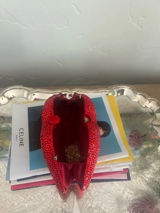 Red Crystal Lip Clutch - Women's Evening Wristlet - Picture 4 of 4